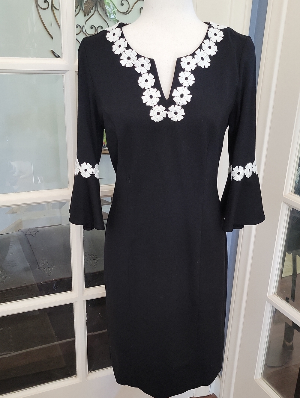 TALBOTS Embroidered Flounce-Sleeve Shift Dress | Size: 6